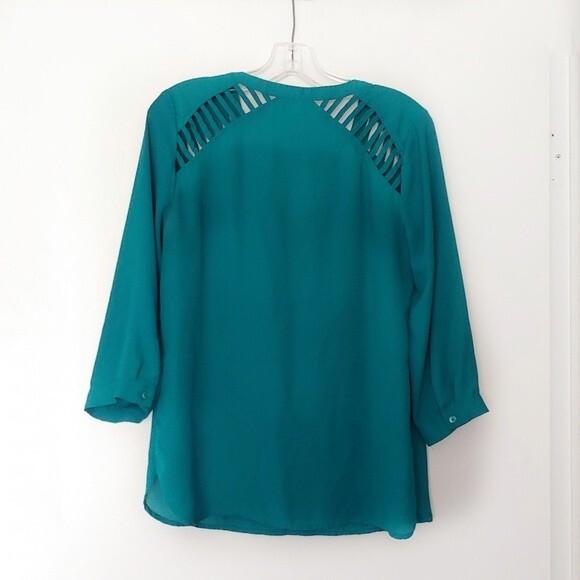 Forever 21 Contemporary Teal Blouse Size Small - Picture 2 of 5